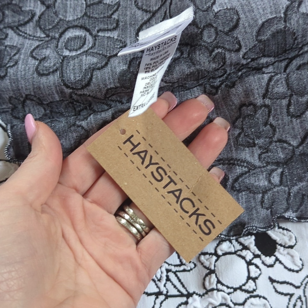 Haystacks Black and White Floral A-Line Skirt With Ruffled Hem Size XL - Picture 6 of 8